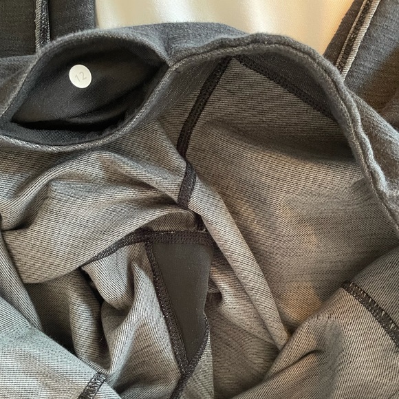 Lululemon black flare leggings size 12 - Picture 4 of 4